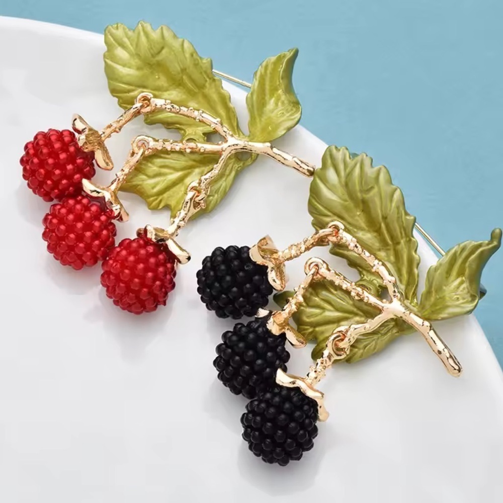 Red Raspberry Berry Cluster Gold Brooch - Picture 7 of 7